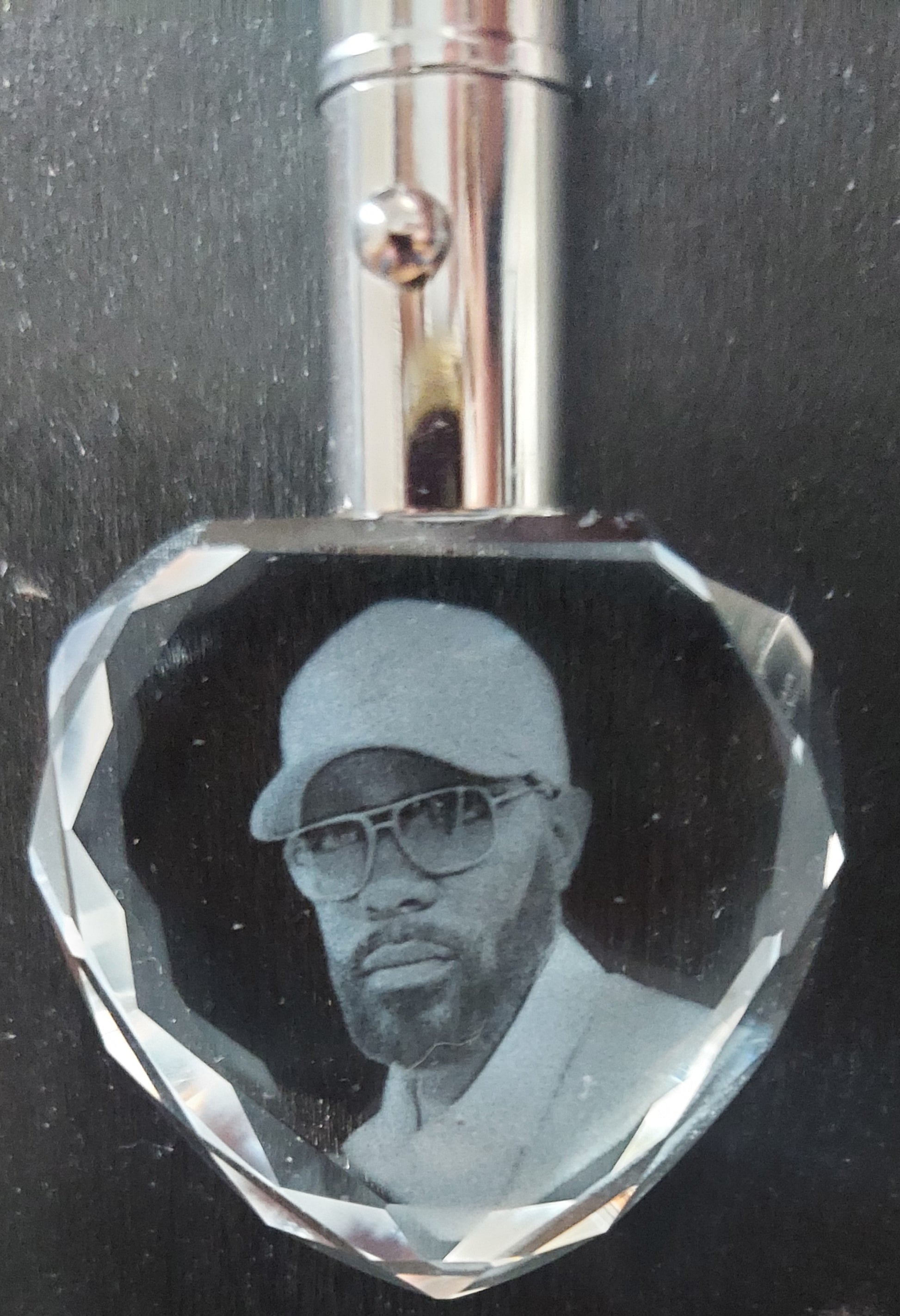 custom laser engraved 3d crystal heart shaped keychain