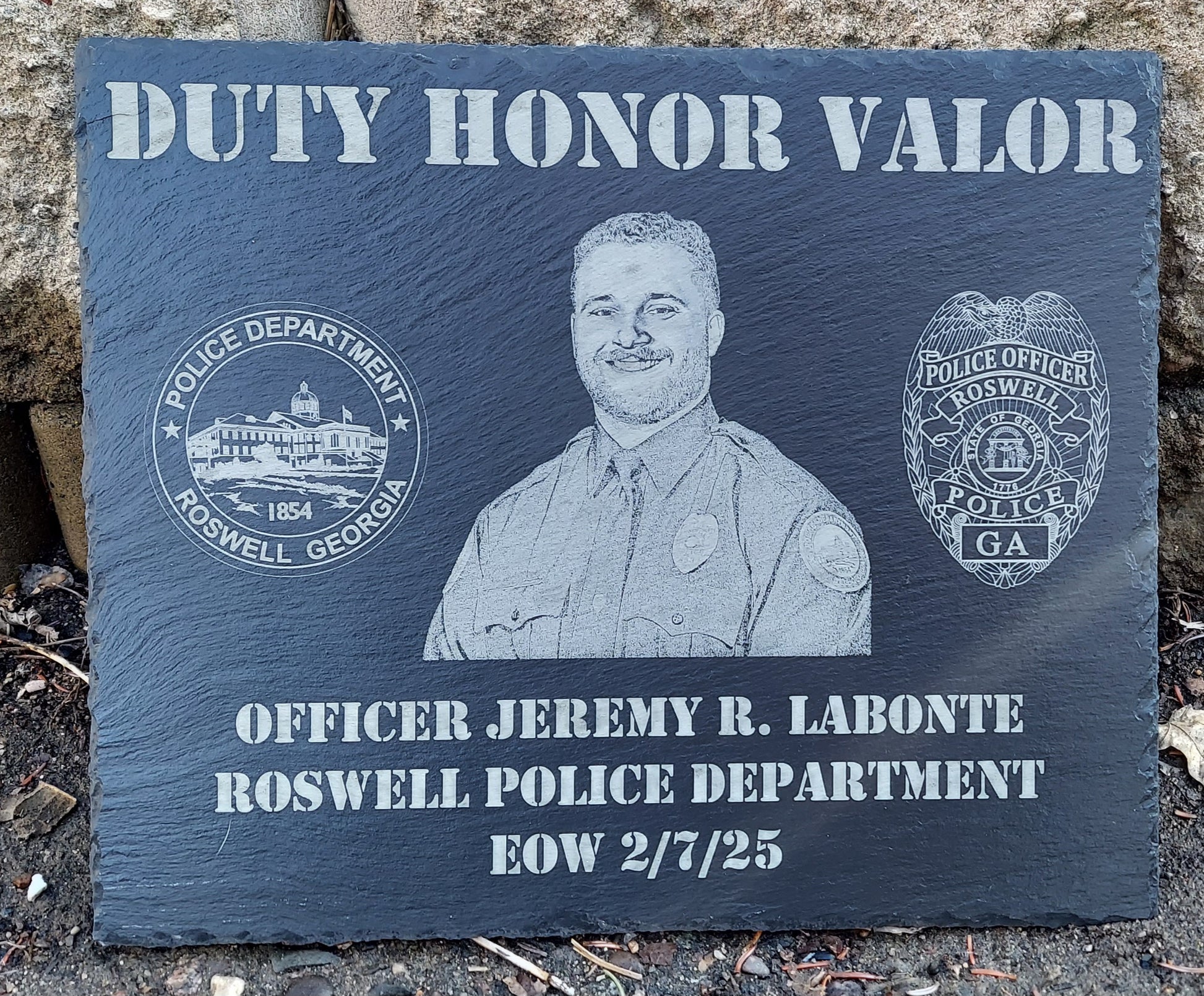 engraved police officer memorial plaque officer jeremy labonte roswell police department 